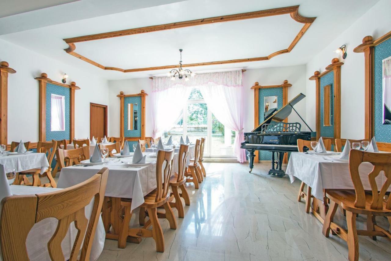 Hotel Pansion Oliva Krnica Zewnętrze zdjęcie
