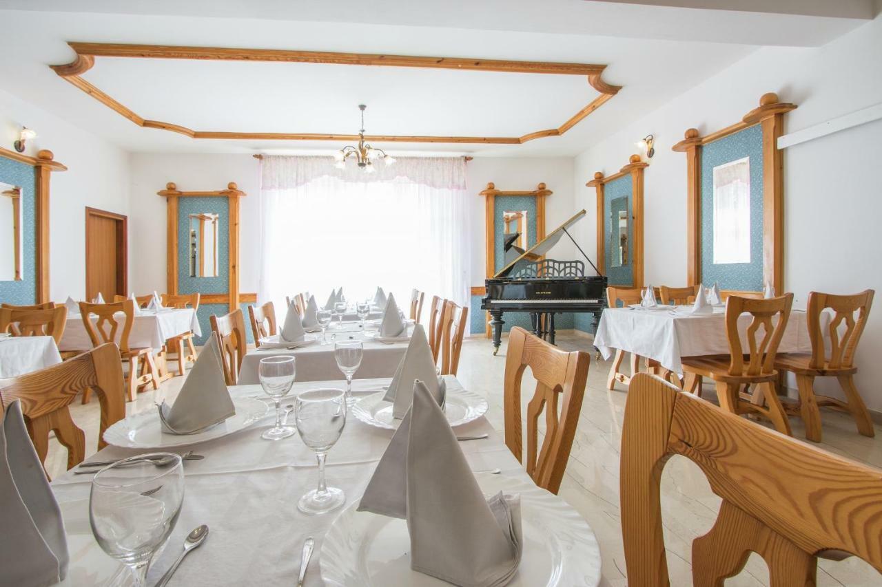 Hotel Pansion Oliva Krnica Zewnętrze zdjęcie